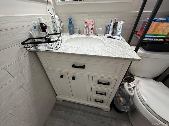 56 Glenmere Lane, Coram NY 11727