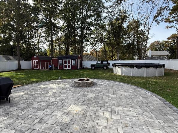 56 Glenmere Lane, Coram NY 11727
