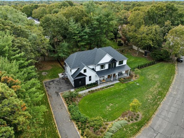 2 Overlook Drive, Mount Sinai NY 11766