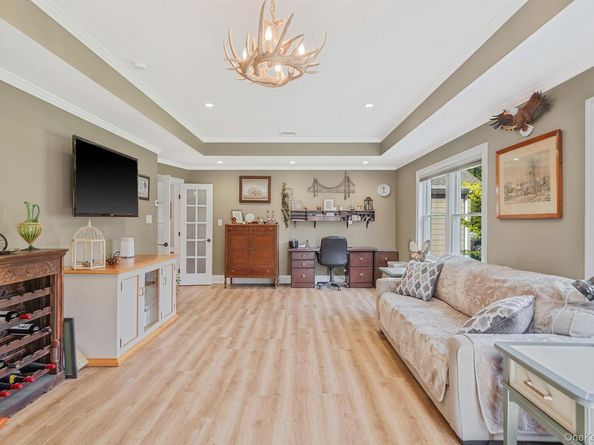 246 Roosevelt Boulevard, Hauppauge NY 11788