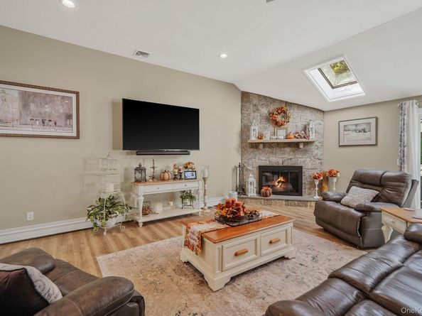246 Roosevelt Boulevard, Hauppauge NY 11788