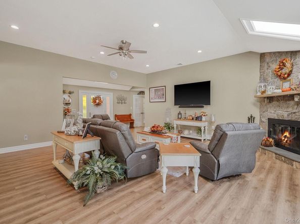 246 Roosevelt Boulevard, Hauppauge NY 11788