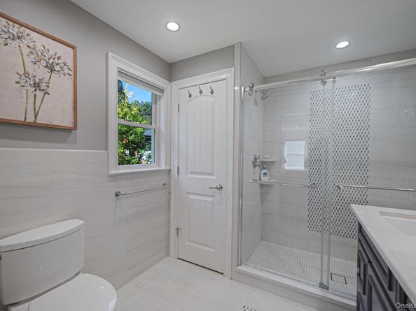 246 Roosevelt Boulevard, Hauppauge NY 11788