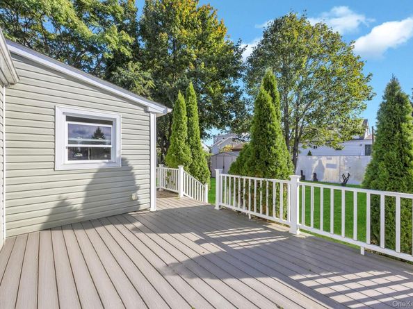 259 35th Street, Lindenhurst NY 11757