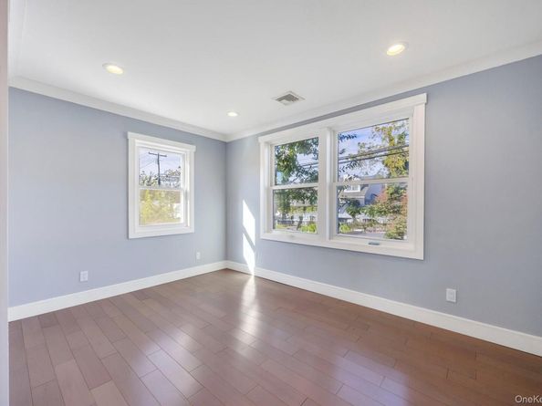 259 35th Street, Lindenhurst NY 11757