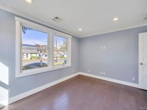 259 35th Street, Lindenhurst NY 11757