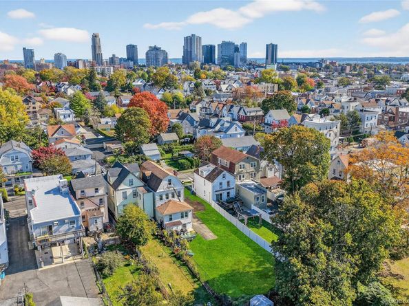 44 Madeleine Avenue, New Rochelle NY 10801