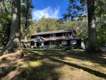 7 Salonga Woods Road