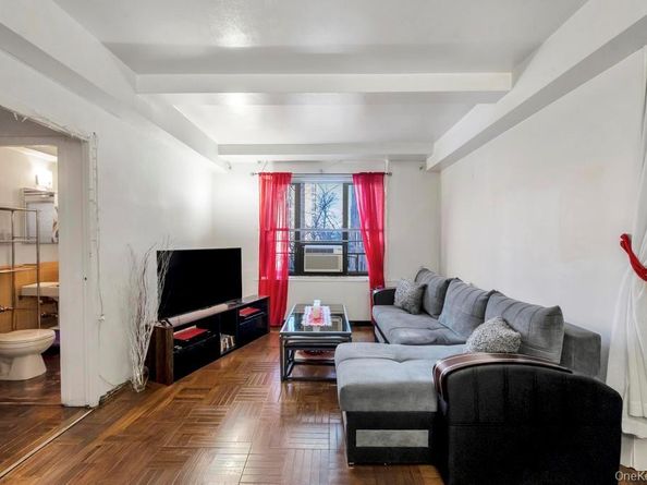 1690 Metropolitan Avenue 1E, Bronx NY 10462