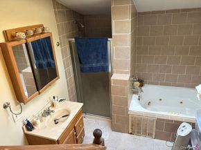 1557 N Gardiner Drive, Bay Shore NY 11706