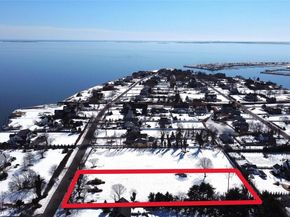 100 Awixa Avenue, Bay Shore NY 11706