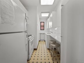 68 E Hartsdale Avenue 4E, Hartsdale NY 10530