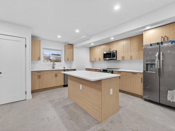 3079 Fearn Place, Bronx NY 10465