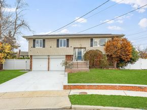 14 Hilton Court, Hicksville NY 11801