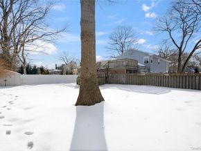 1093 Oakneck Road, Bay Shore NY 11706
