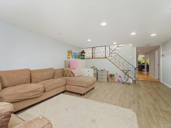 847 Oliver Avenue, North Woodmere NY 11581