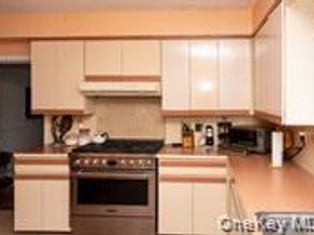 24 Whaley Street, Freeport NY 11520