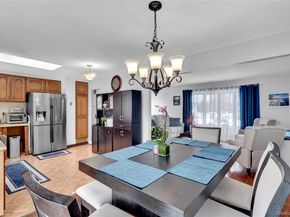 6 Little Court, Deer Park NY 11729