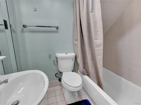 6 Little Court, Deer Park NY 11729