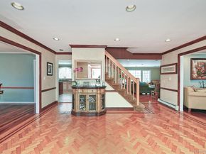 17 Susan Lane, Dix Hills NY 11746