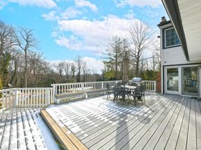 17 Susan Lane, Dix Hills NY 11746