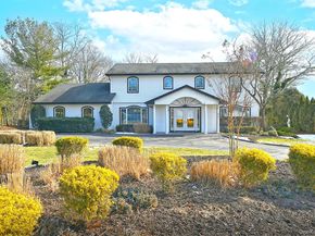 17 Susan Lane, Dix Hills NY 11746
