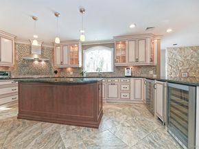 17 Susan Lane, Dix Hills NY 11746