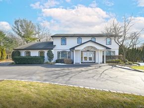 17 Susan Lane, Dix Hills NY 11746