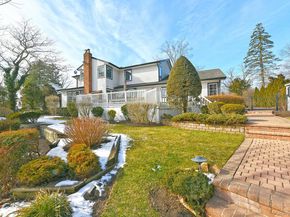 17 Susan Lane, Dix Hills NY 11746