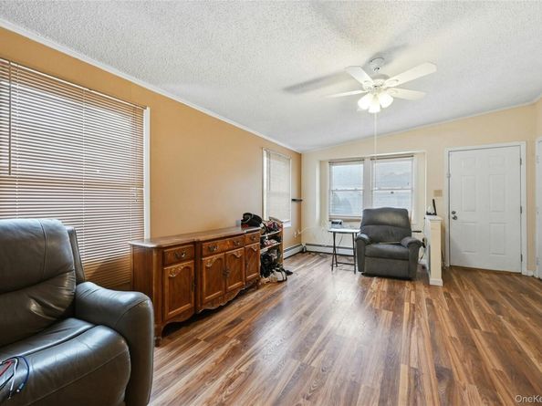 54 Dogwood Lane, Manorville NY 11949