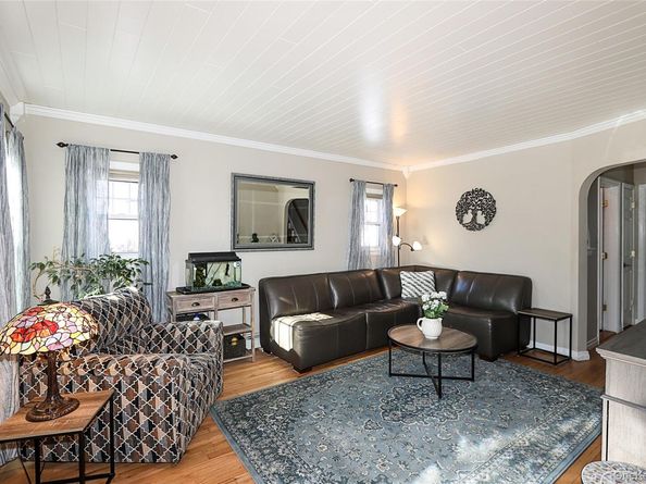 58 Elm Court, New Hyde Park NY 11040