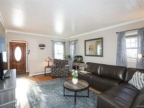 58 Elm Court, New Hyde Park NY 11040