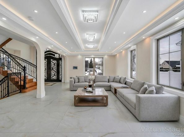 2481 Putnam Drive, East Meadow NY 11554