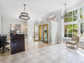 69-40 YELLOWSTONE Boulevard 108, Forest Hills NY 11375