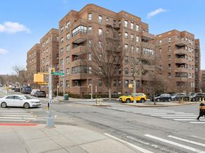 69-40 YELLOWSTONE Boulevard 108, Forest Hills NY 11375