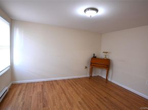 82 Village Circle W, Manorville NY 11949