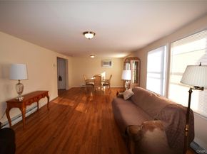 82 Village Circle W, Manorville NY 11949