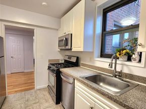 11 Wooleys Lane 2E, Great Neck NY 11023