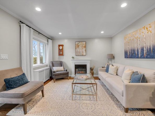 39 Corwin Avenue, New Hyde Park NY 11040