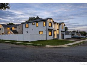 2 Radial Lane, Levittown NY 11756