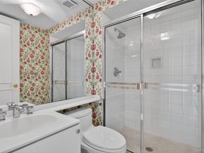 100 Hilton Avenue PH 5, Garden City NY 11530