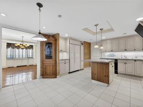 100 Hilton Avenue PH 5, Garden City NY 11530