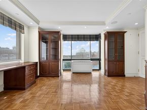 100 Hilton Avenue PH 5, Garden City NY 11530