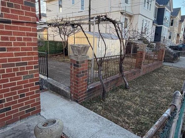 2874 Roberts Avenue, Bronx NY 10461