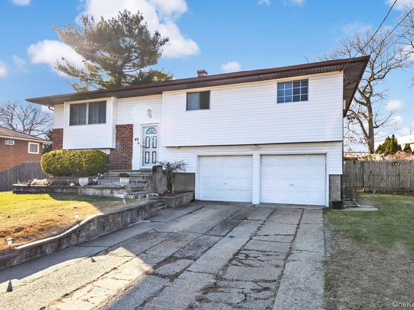 46 Sunburst Drive, Deer Park NY 11729