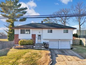 46 Sunburst Drive, Deer Park NY 11729