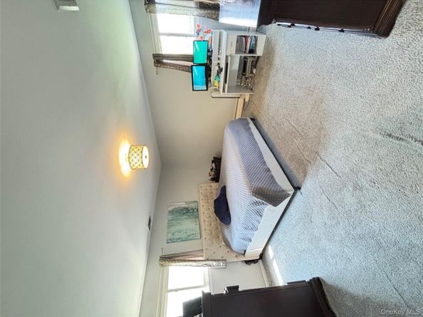 6 Valley Lane E, North Woodmere NY 11581