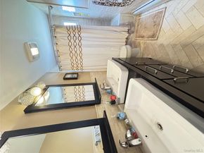 6 Valley Lane E, North Woodmere NY 11581