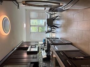 6 Valley Lane E, North Woodmere NY 11581