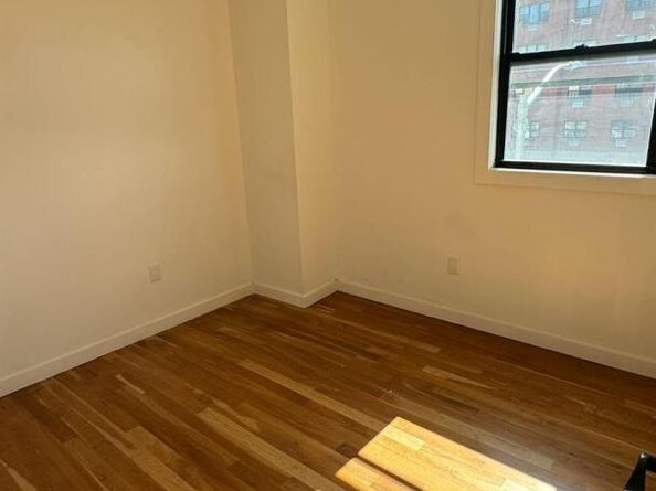 31 Roosevelt Place, Brooklyn NY 11233
